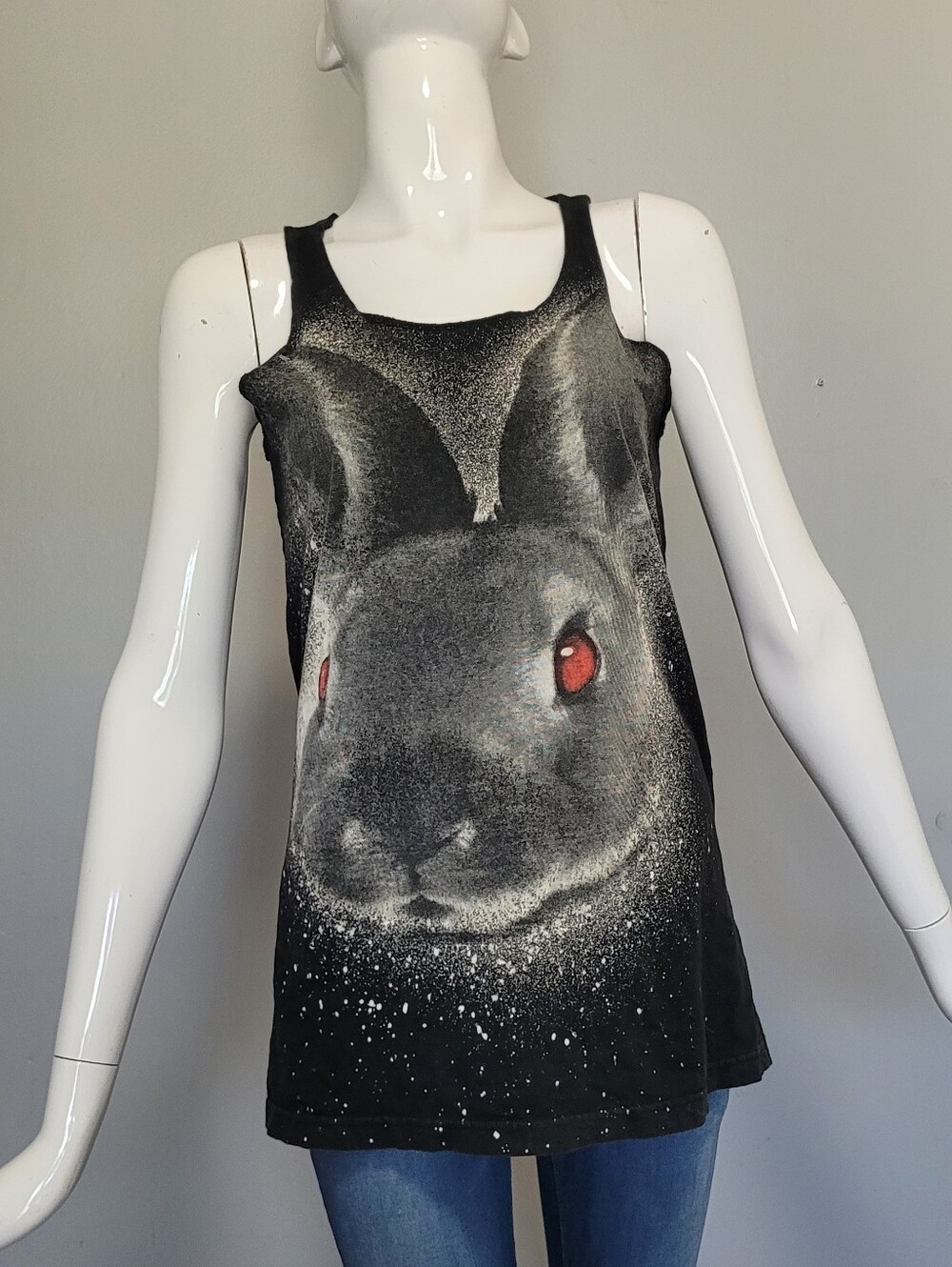 Oi! Bkk Red-Eyed Rabbit Graphic Tank, Approximate Size S